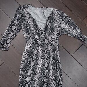 V neck long sleeve midi dress